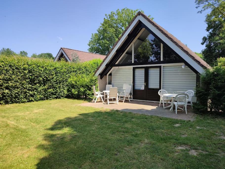 Vrijstaande Recreatiebungalow Met Slaapvide Posterholt Екстериор снимка