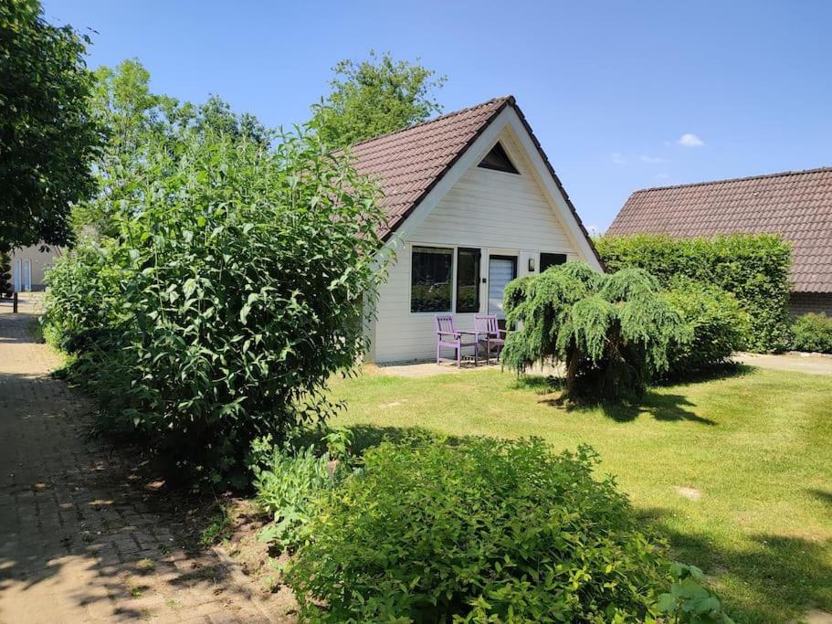 Vrijstaande Recreatiebungalow Met Slaapvide Posterholt Екстериор снимка