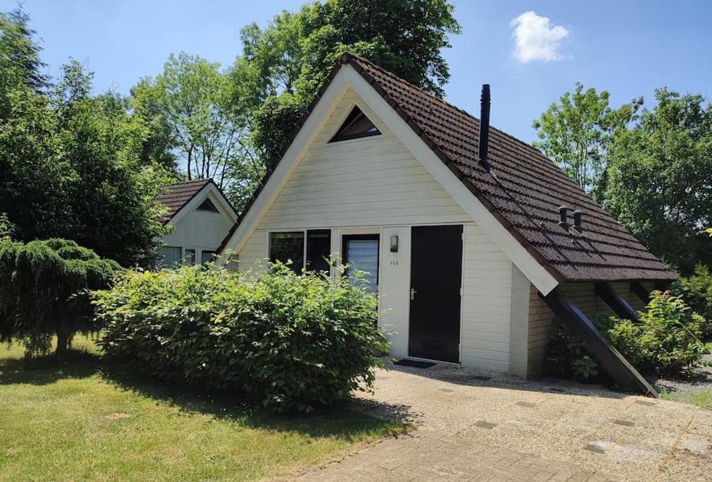 Vrijstaande Recreatiebungalow Met Slaapvide Posterholt Екстериор снимка