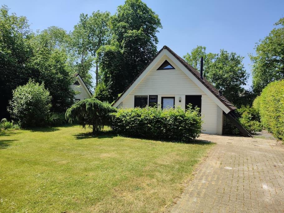 Vrijstaande Recreatiebungalow Met Slaapvide Posterholt Екстериор снимка